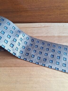 Kolte Italy 100% Silk Handmade Tie - 3.5" Wide